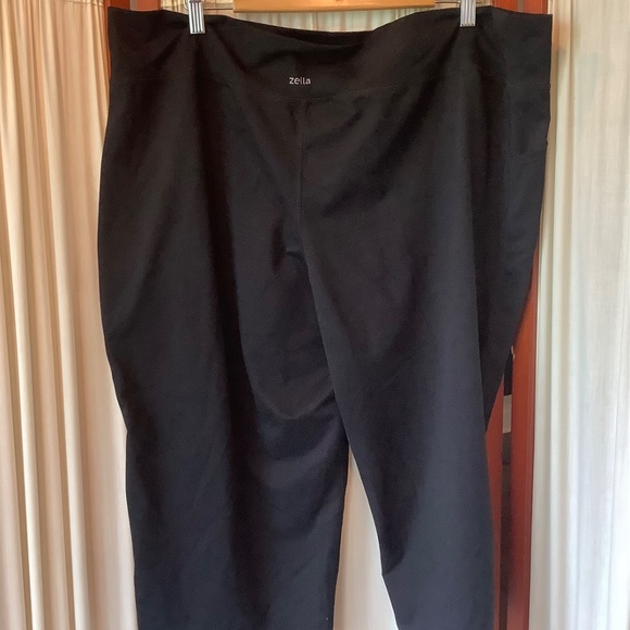 Zella Black Athletic Workout Athleisure Pants Capri Crop Womens 20W - Picture 3 of 5